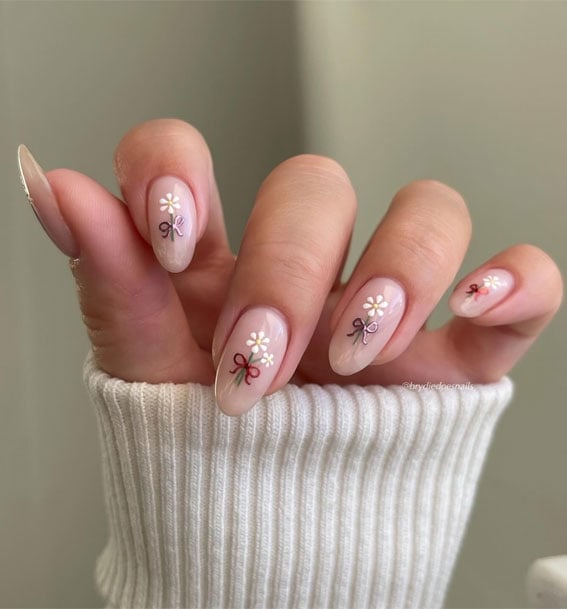 Daisy Bouquet Decal Medium Almond Nails — Simple Floral Nails