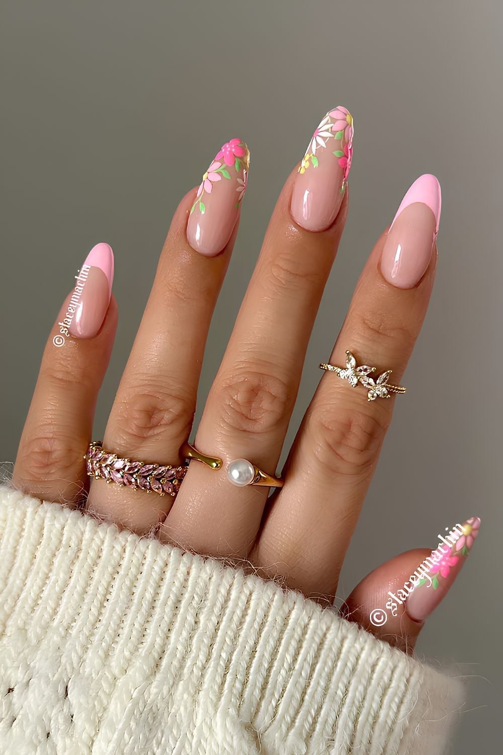 Medium Almond Nails With Floral French Tips, миндаль Medium Almond Nails With Floral French Tips, миндаль — Simple Flower Nails