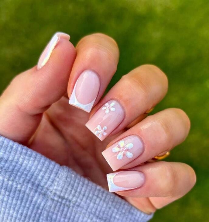 Medium Square Nails Pearlescent French Flowers Medium Square Nails Pearlescent French Flowers — Simple Flower Nails