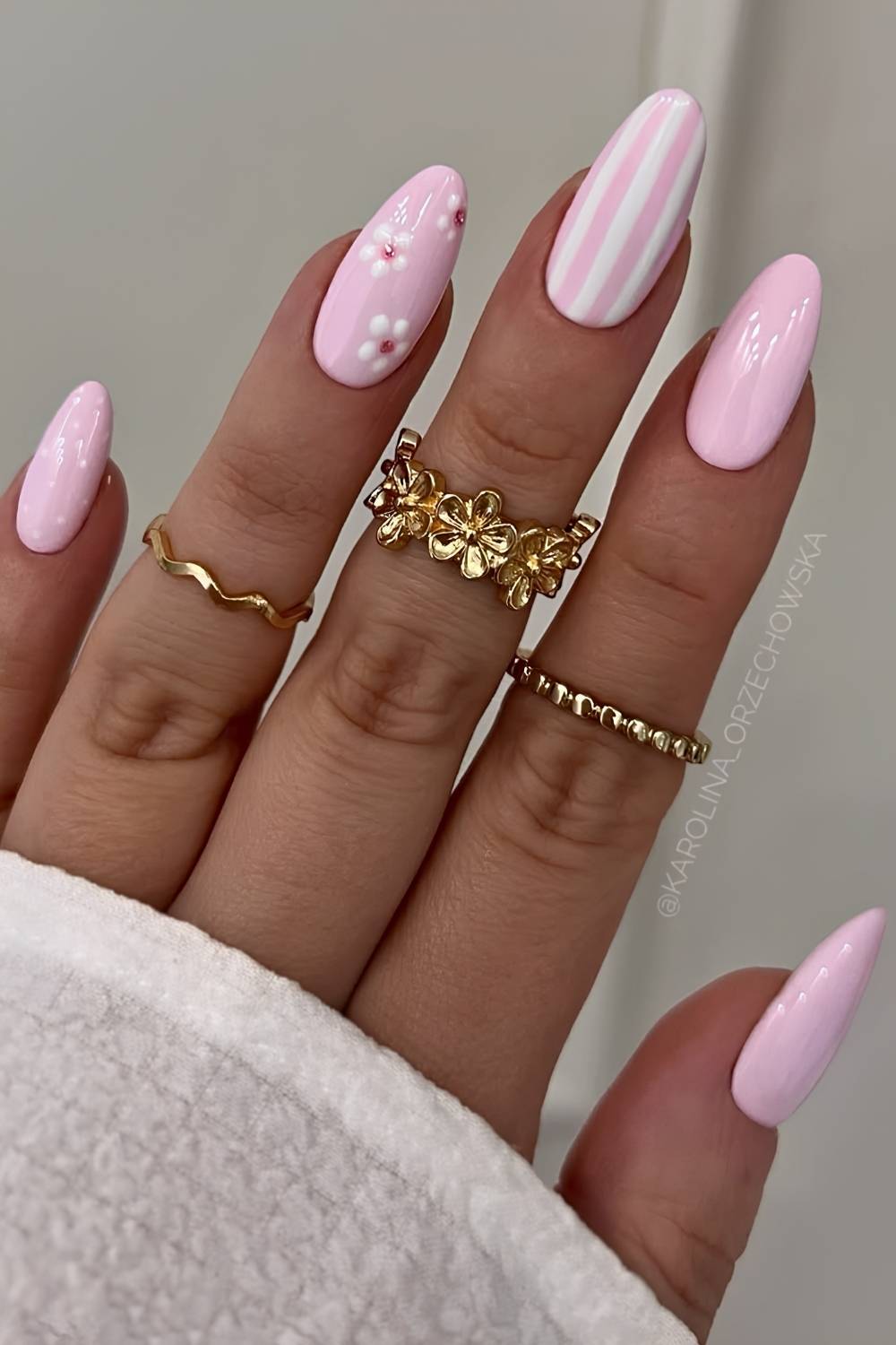 Oval Nails With Pink Flowers And Stripes Oval Nails With Pink Flowers And Stripes — Simple Flower Nails