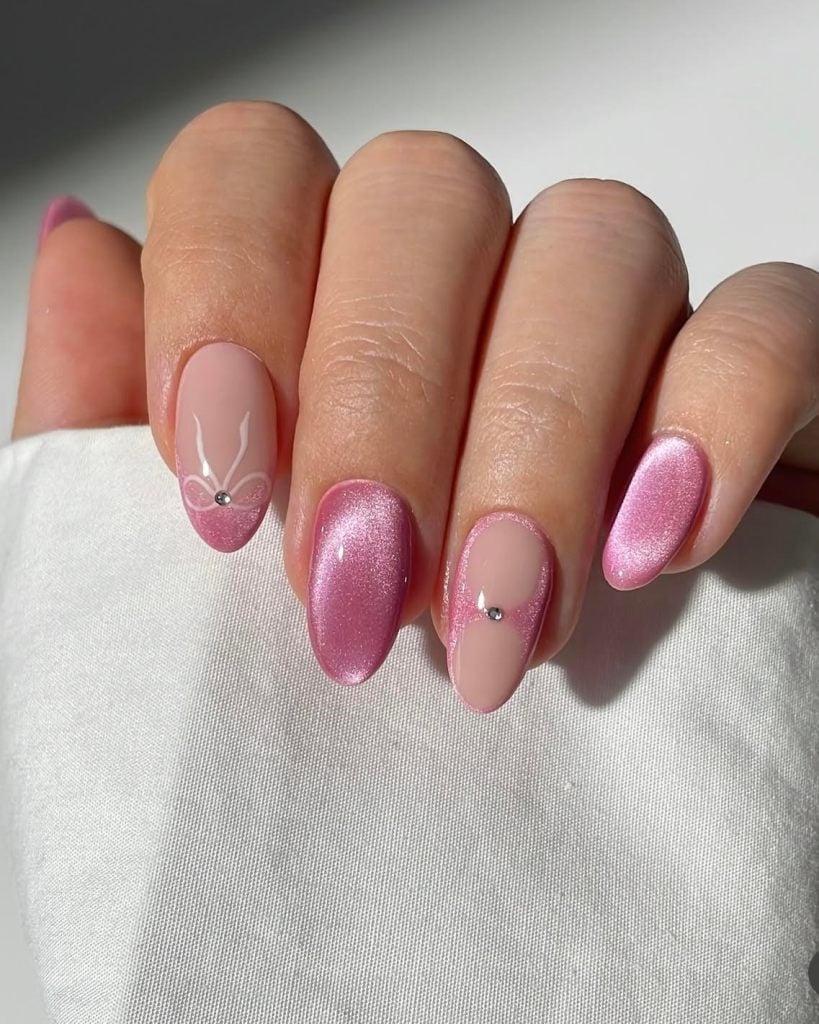 Short Oval Metallic Pink Bow Accent Short Oval Metallic Pink Bow Accent — Simple Formal Nails