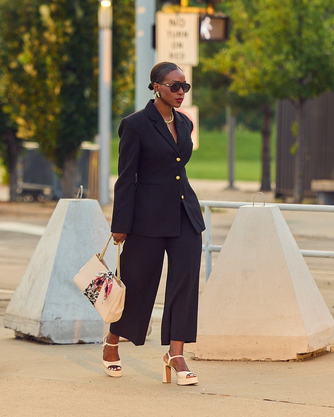 Fitted Blazer With Wide Leg Trousers Fitted Blazer With Wide Leg Trousers — Simple Going Out Outfits Black Women