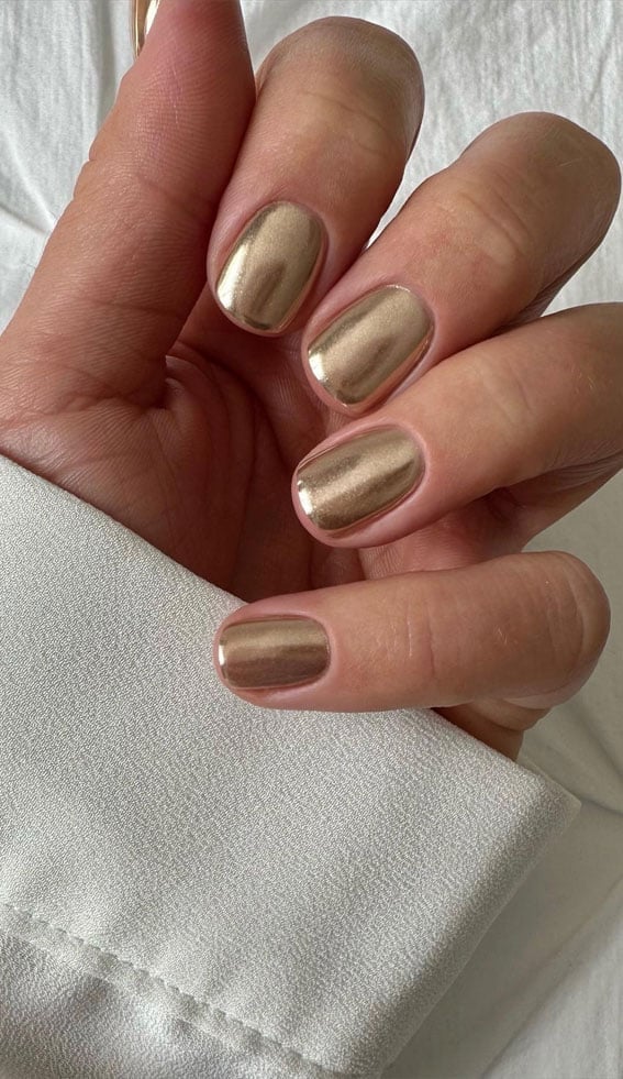 Long Almond Sheer Nude Gold Wire Pattern Long Almond Sheer Nude Gold Wire Pattern — Simple Gold Chrome Nails