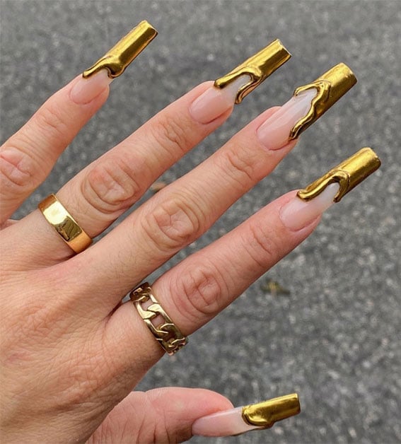 Long Stiletto Natural Pink Gold Drip Effect Long Stiletto Natural Pink Gold Drip Effect — Simple Gold Chrome Nails
