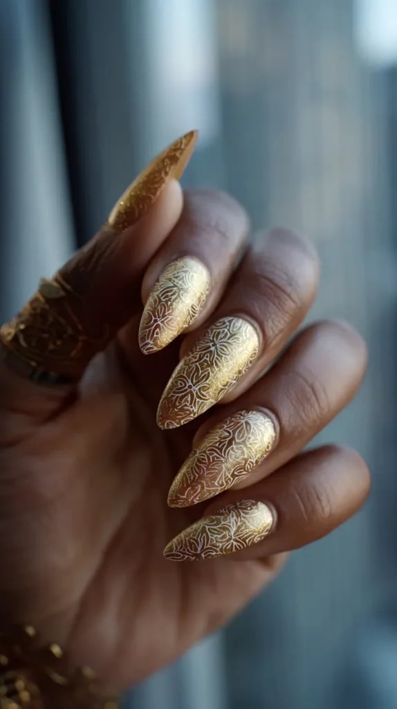 Long Stiletto Gold Chrome White Pattern Long Stiletto Gold Chrome White Pattern — Simple Gold Chrome Nails