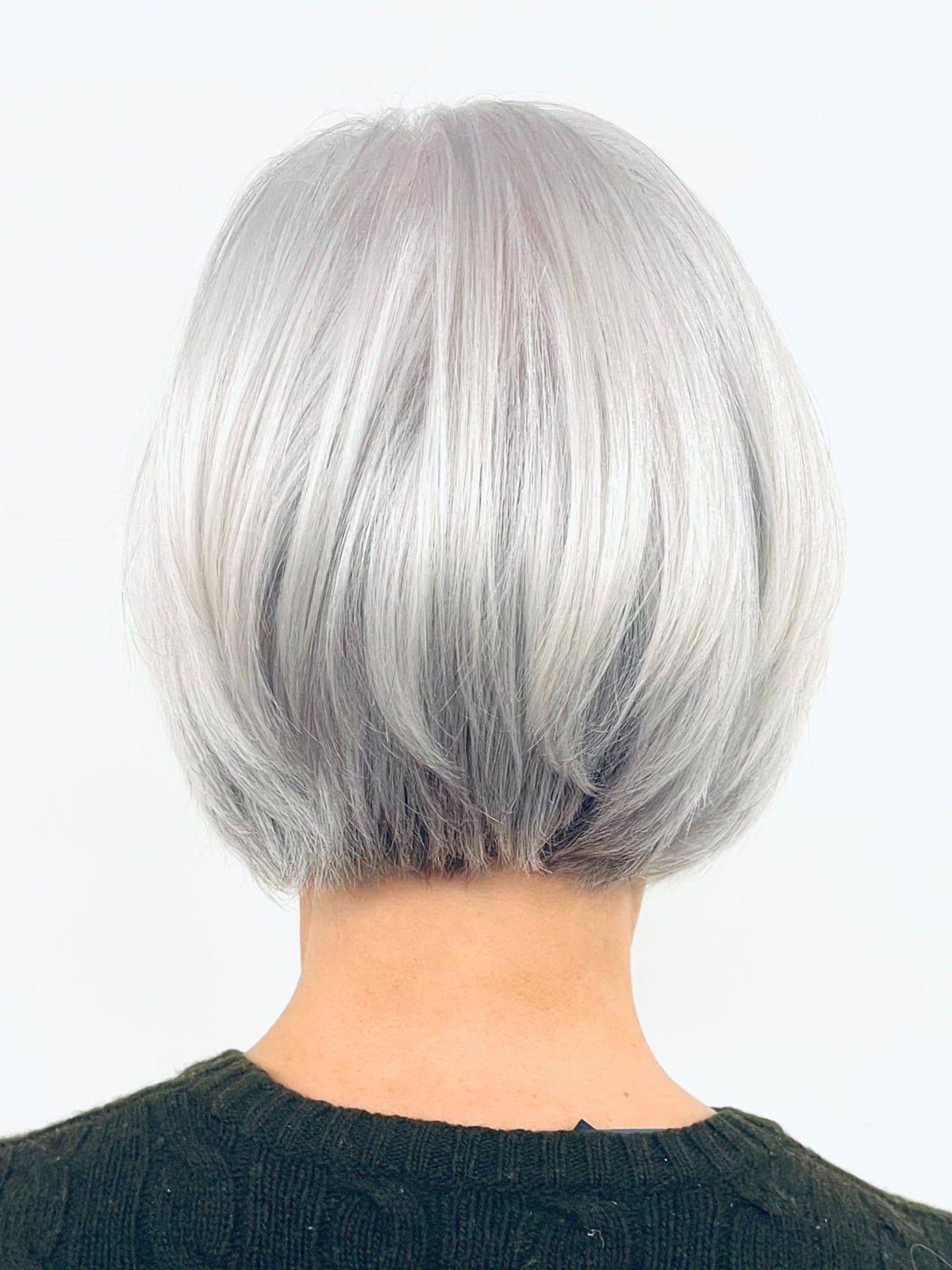 Mid-Back Layers With Natural Gray Blend Mid-Back Layers With Natural Gray Blend — Simple Gray Blending