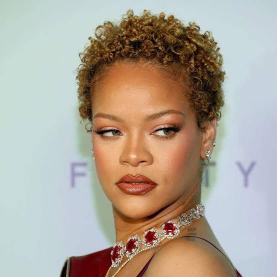 Short Curly Cut With Honey Highlights Short Curly Cut With Honey Highlights — Simple Haircuts for Black Women