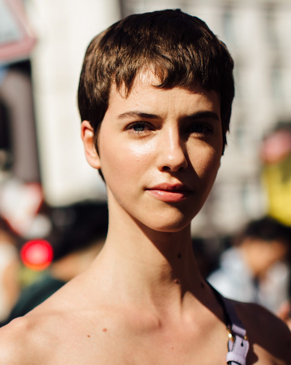 Short Textured Pixie With Fringe, Ear Short Textured Pixie With Fringe, Ear — Simple Haircuts for Thinning Hair