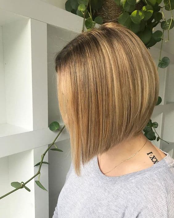 Collarbone Angled Bob With Side Part Collarbone Angled Bob With Side Part — Simple Haircuts for Thinning Hair