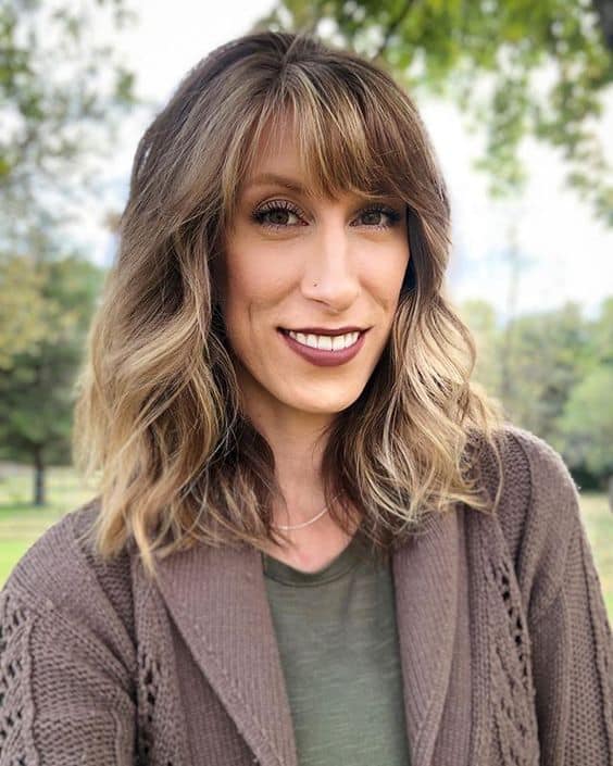 Shoulder Length Layers With Curtain Bangs Shoulder Length Layers With Curtain Bangs — Simple Haircuts for Thinning Hair