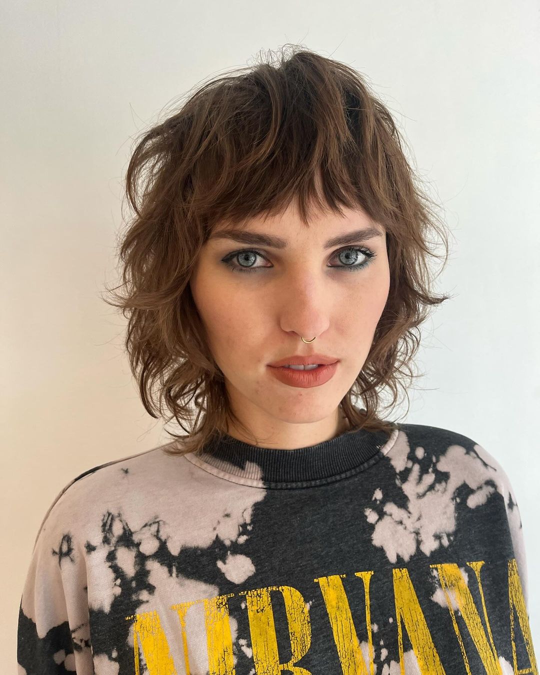 Shoulder Length Shag With Wispy Bangs Shoulder Length Shag With Wispy Bangs — Simple Haircuts for Thinning Hair