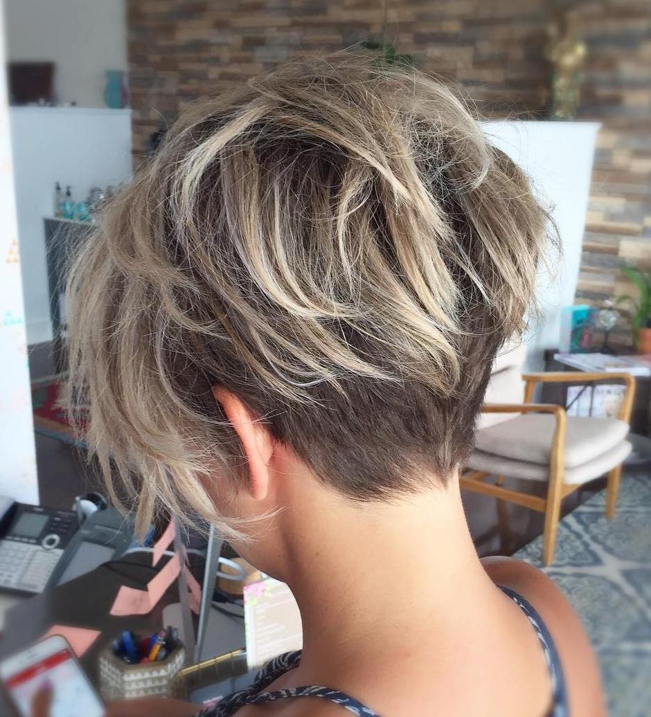 Collarbone Shag With Textured Layers Collarbone Shag With Textured Layers — Simple Haircuts for Thinning Hair