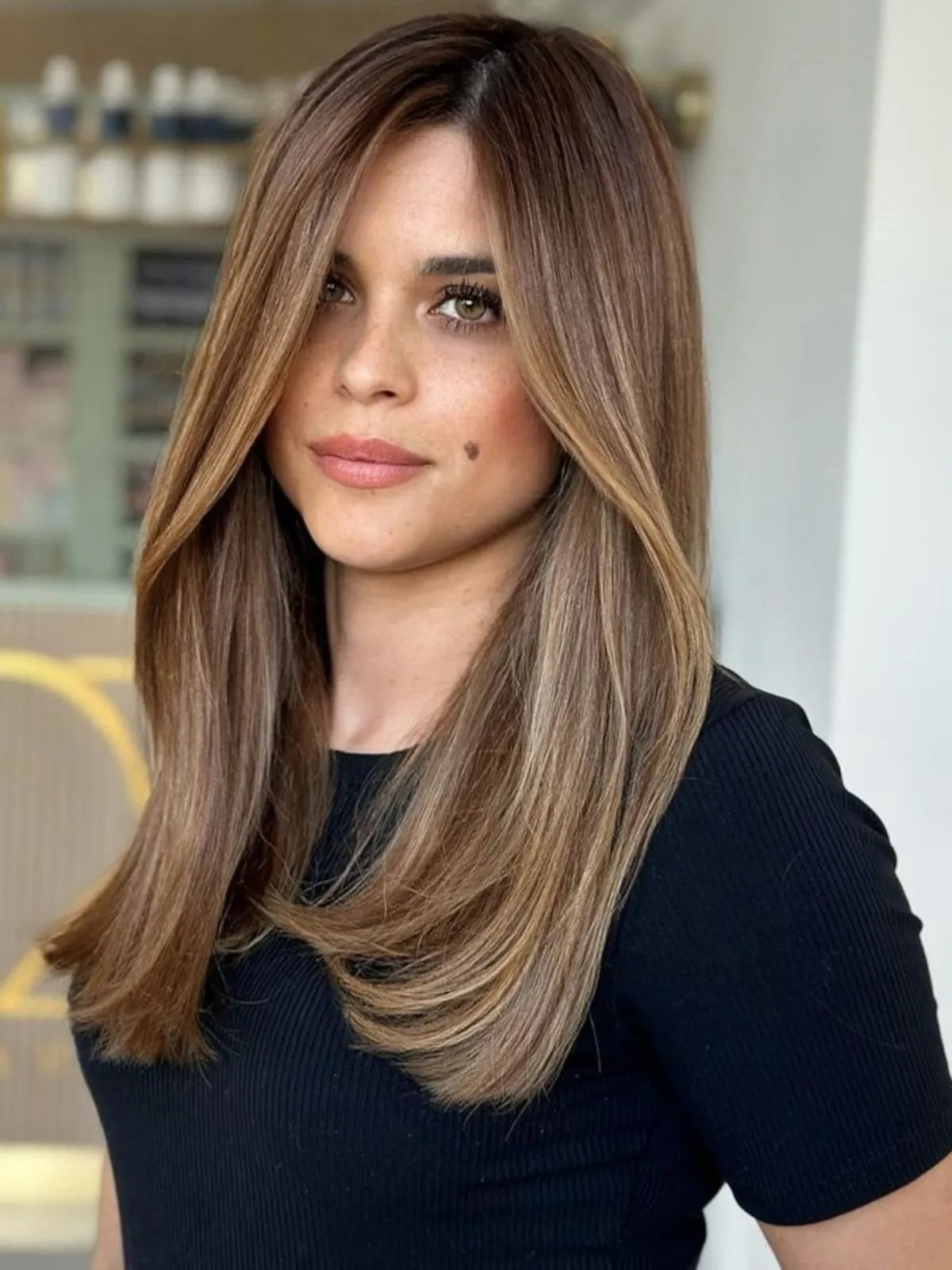 Collarbone Layers With Side-Swept Bangs Collarbone Layers With Side-Swept Bangs — Simple Highlights