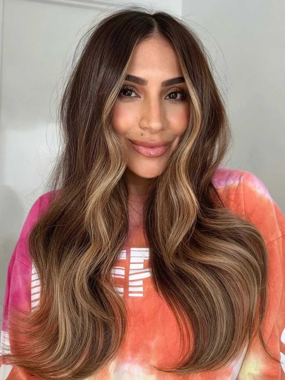 Dark Brown Mid-Back With Caramel Bangs and A Glossy Finish Dark Brown Mid-Back With Caramel Bangs and A Glossy Finish — Simple Highlights
