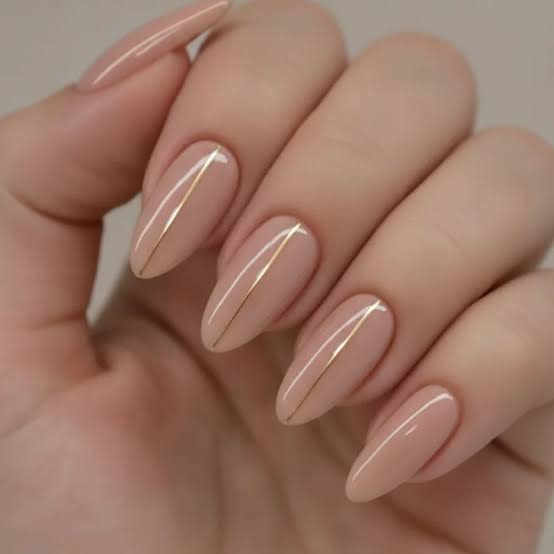 Short Almond Neutral Beige With Elegant Gold Lines — Simple Japan Nails