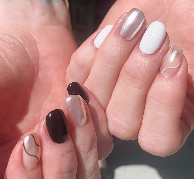 Short To Medium Oval Mix Of Nude White Black Metallic — Simple Japan Nails