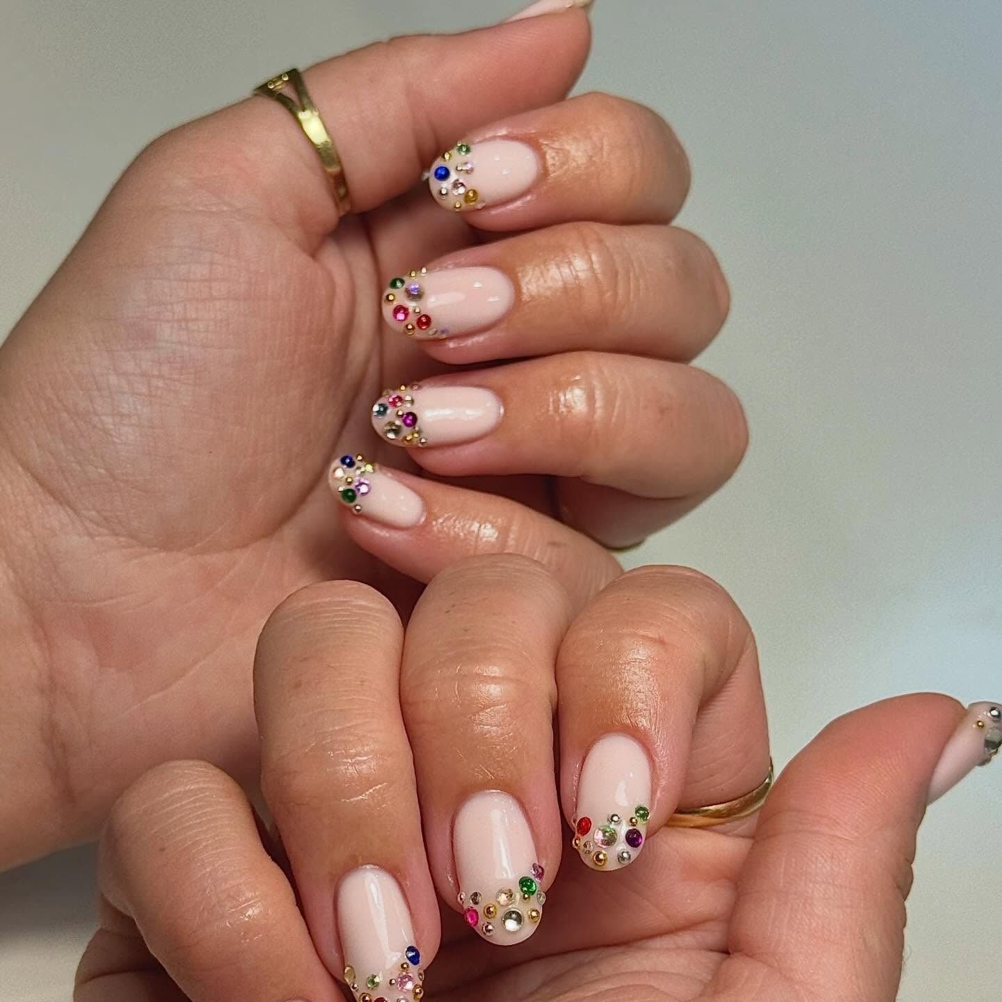 Short Square Nude Base With Colorful Rhinestone Cuticle Clusters — Simple Japan Nails
