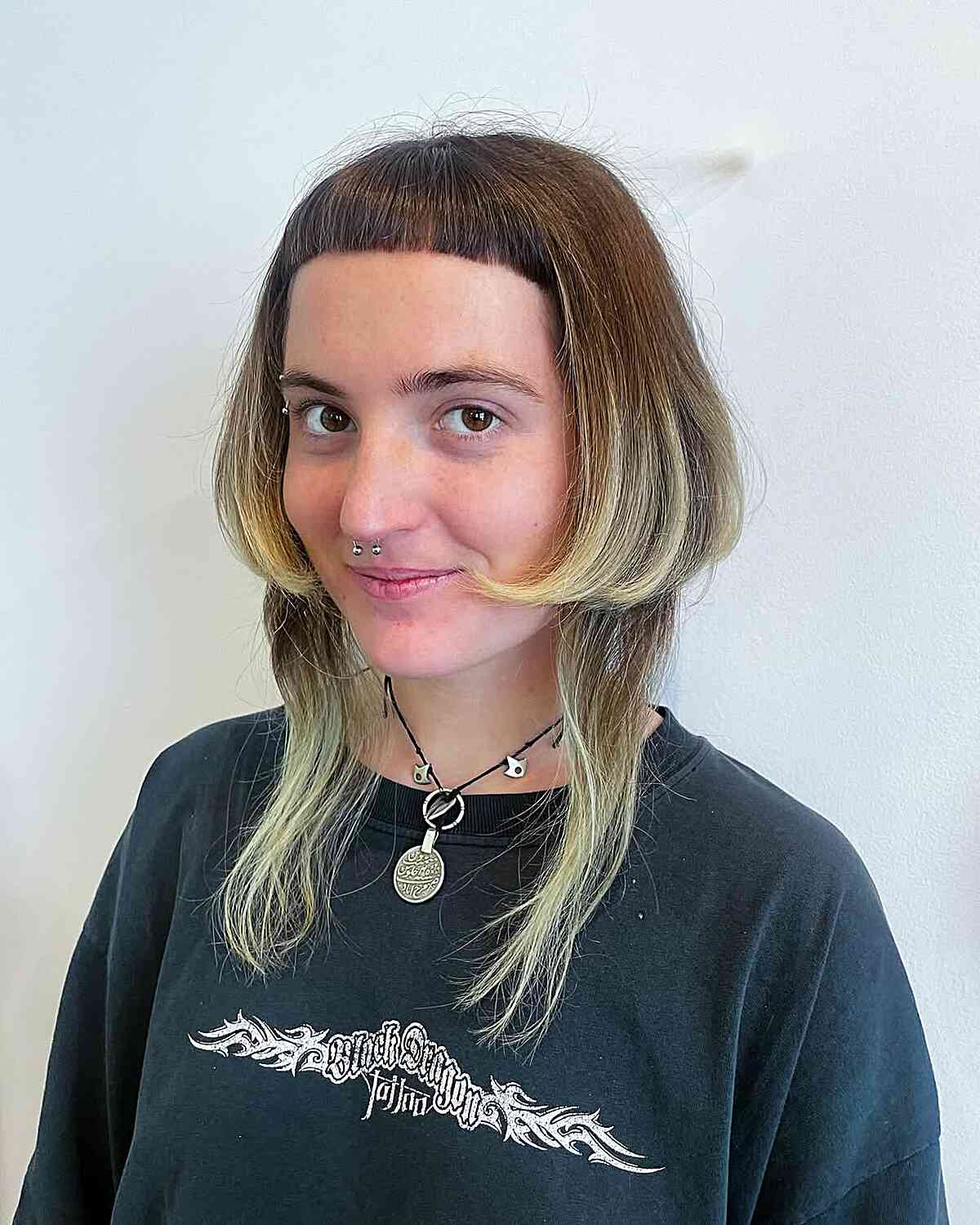 Brown Jellyfish With Blonde Ombre And Micro Bangs Brown Jellyfish With Blonde Ombre And Micro Bangs — Simple Jellyfish Haircut