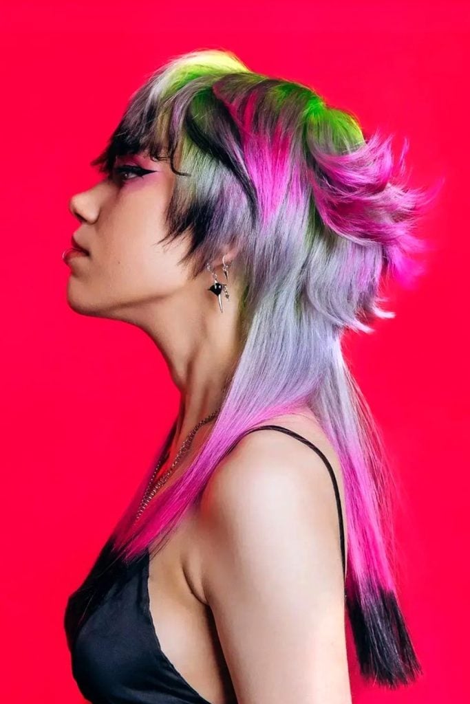 Multi-Colored Shag Jellyfish With Choppy Bangs Multi-Colored Shag Jellyfish With Choppy Bangs — Simple Jellyfish Haircut