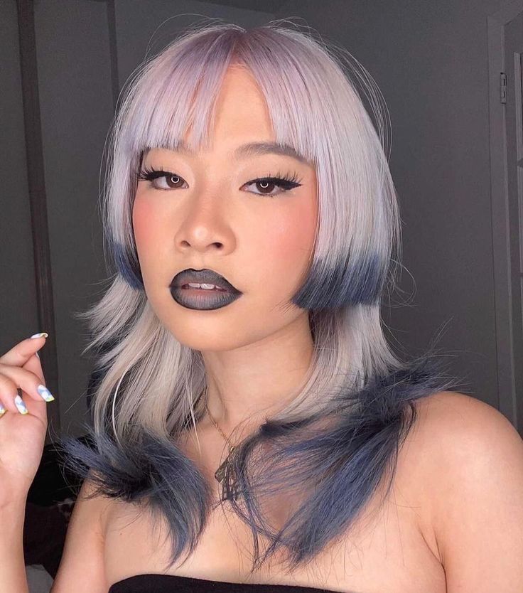 Platinum Blonde To Dark Blue Jellyfish Cut Platinum Blonde To Dark Blue Jellyfish Cut — Simple Jellyfish Haircut