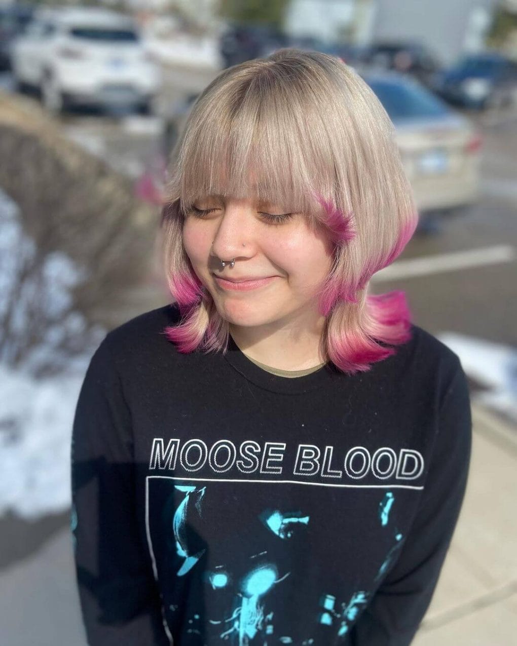 Blonde Jellyfish With Pink Dyed Ends Blonde Jellyfish With Pink Dyed Ends — Simple Jellyfish Haircut