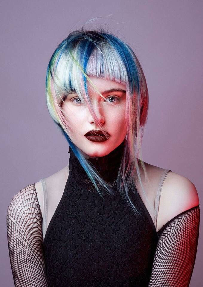 Chin Length Jellyfish With Rainbow Colors Chin Length Jellyfish With Rainbow Colors — Simple Jellyfish Haircut
