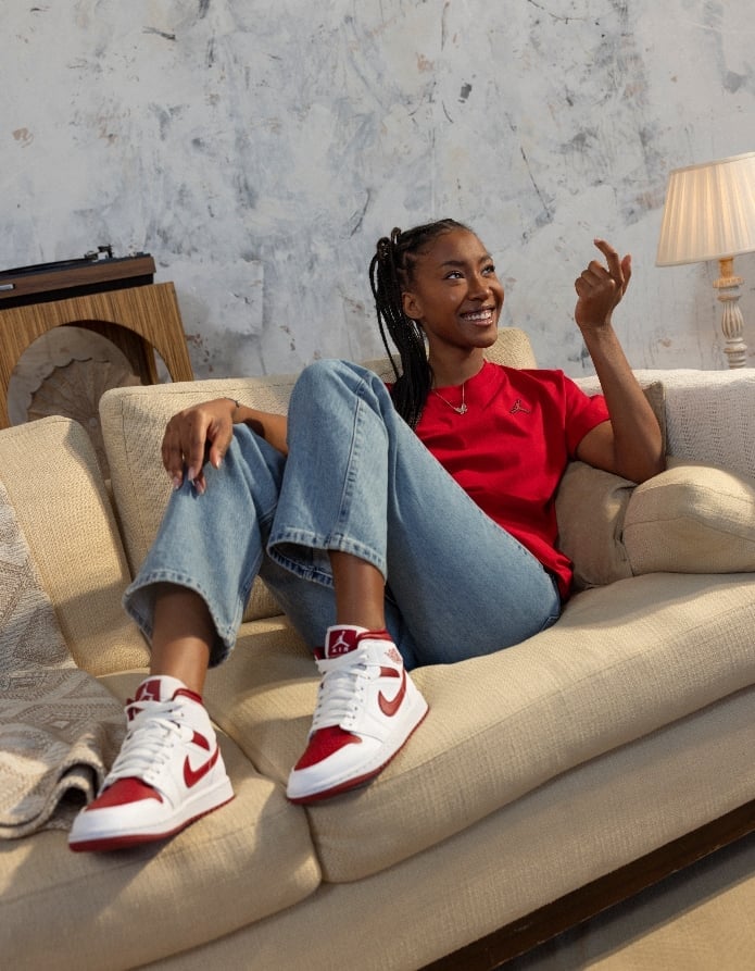 Red T-shirt With Light Blue Jeans and White and Red High Tops Red T-shirt With Light Blue Jeans and White and Red High Tops — Simple Jordans Outfits
