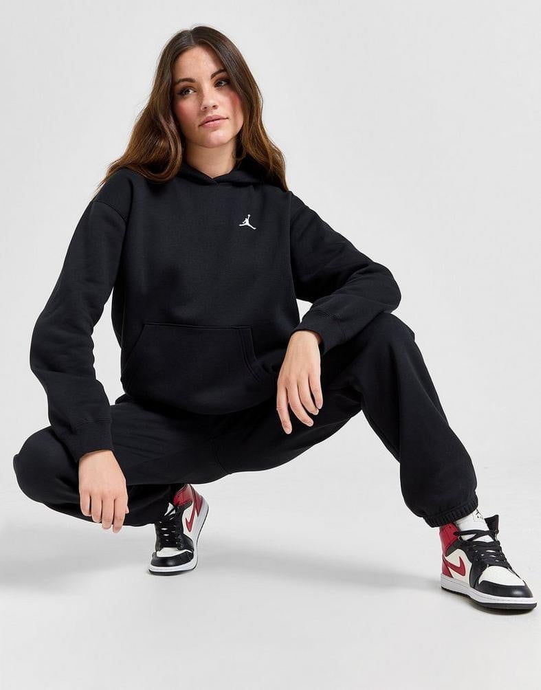 Black Hoodie With Black Sweatpants and High Top Sneakers Black Hoodie With Black Sweatpants and High Top Sneakers — Simple Jordans Outfits