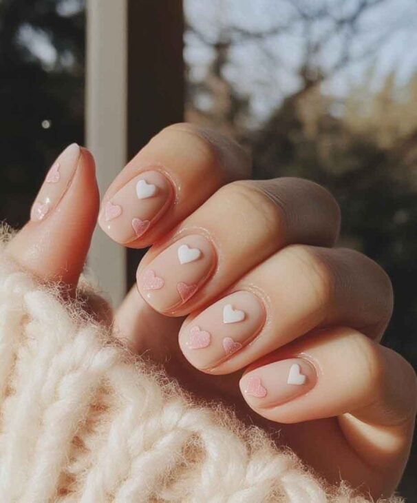35 Really Cute Heart-Themed Aesthetic Nails for Valentines Day -