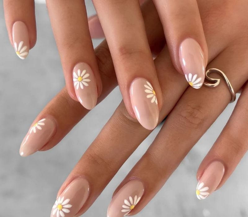 Medium Almond Nude Nails with White Daisies — Simple Kawaii Nails