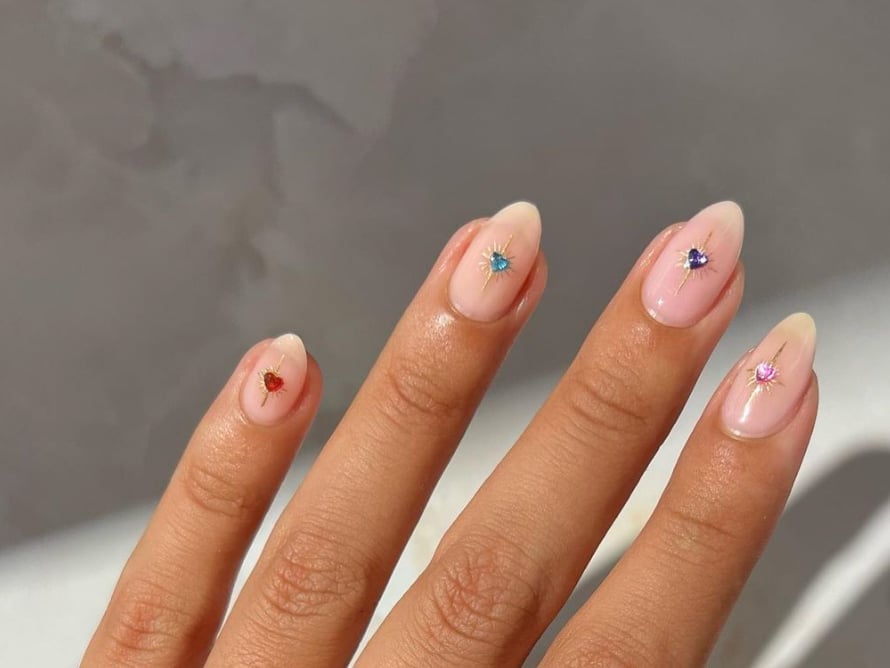 Short Oval Pink Nails with Gem and Gold Line Accents — Simple Kawaii Nails