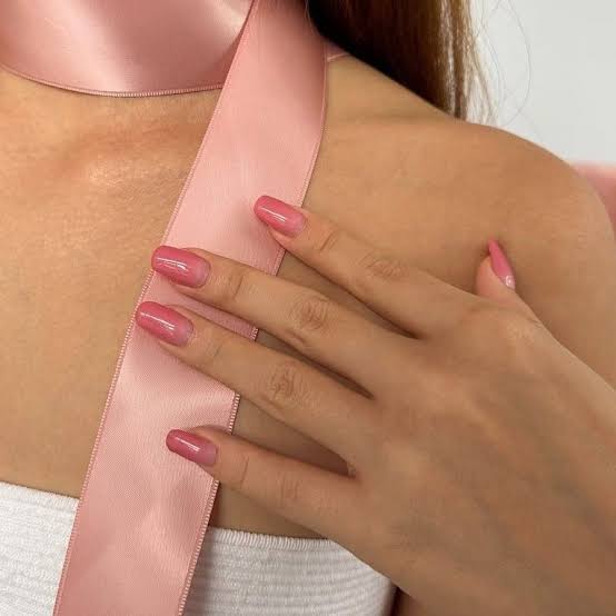 Short Oval Sheer Pink With Subtle Shimmer Short Oval Sheer Pink With Subtle Shimmer — Simple Korean Nails