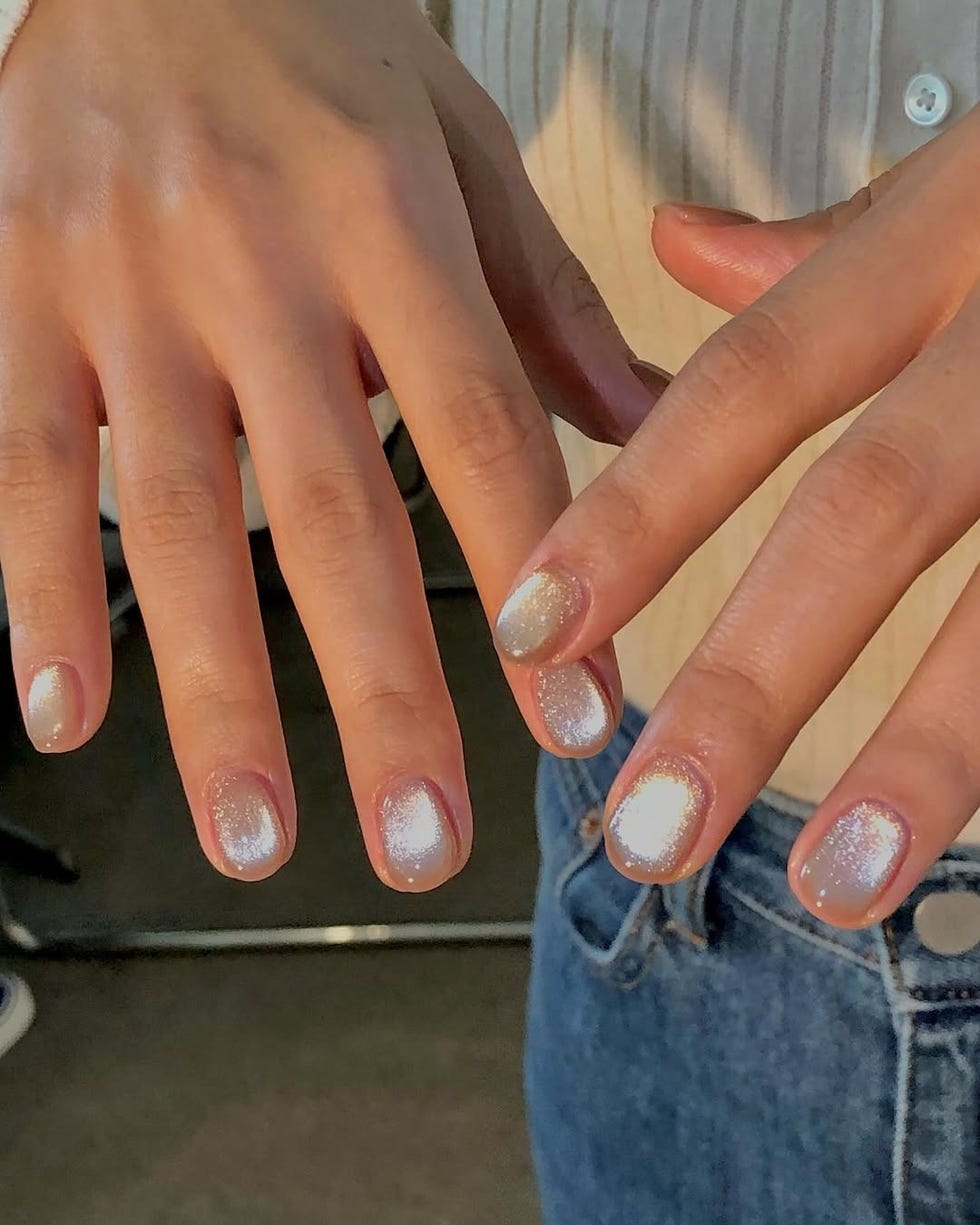 Short Square Cream Nails With Silver Glitter Short Square Cream Nails With Silver Glitter — Simple Korean Nails