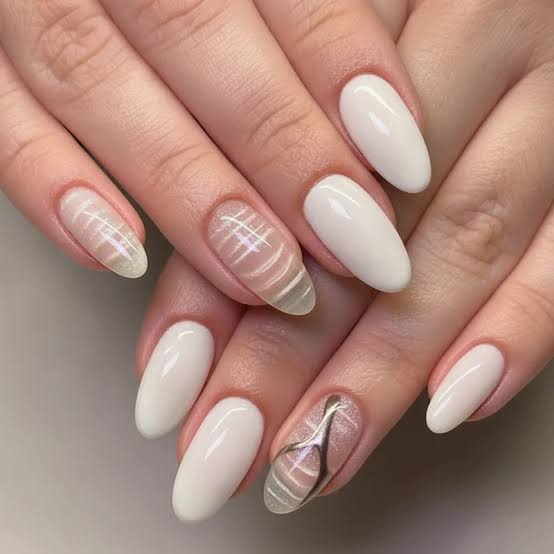 Medium Oval Off-White Nude With Silver Lines Medium Oval Off-White Nude With Silver Lines — Simple Korean Nails