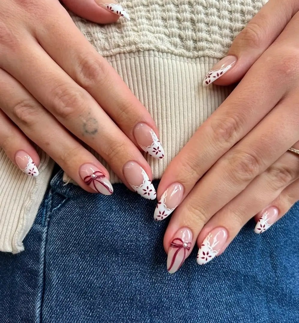 Medium Oval Sheer Nude White Lace Nails Medium Oval Sheer Nude White Lace Nails — Simple Lace Nails