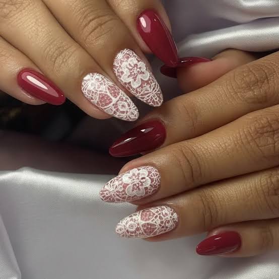 Long Sharp Almond Intricate White Lace, Glossy Long Sharp Almond Intricate White Lace, Glossy — Simple Lace Nails