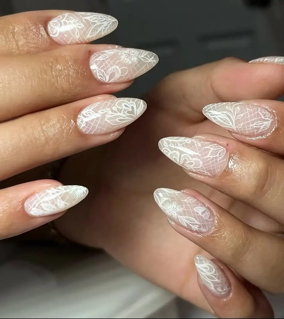 Long Sharp Almond Delicate White Lace Nails With острый миндаль Long Sharp Almond Delicate White Lace Nails With острый миндаль — Simple Lace Nails