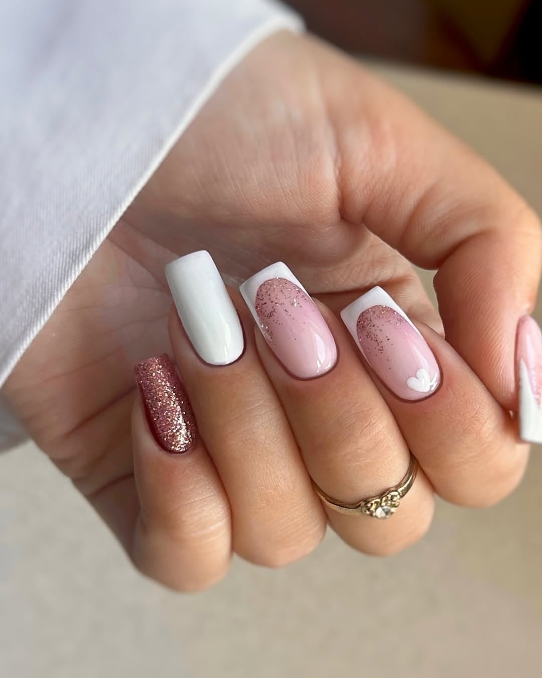 White Pink Glitter Heart Short Square Nails White Pink Glitter Heart Short Square Nails — Simple Luxury Nails