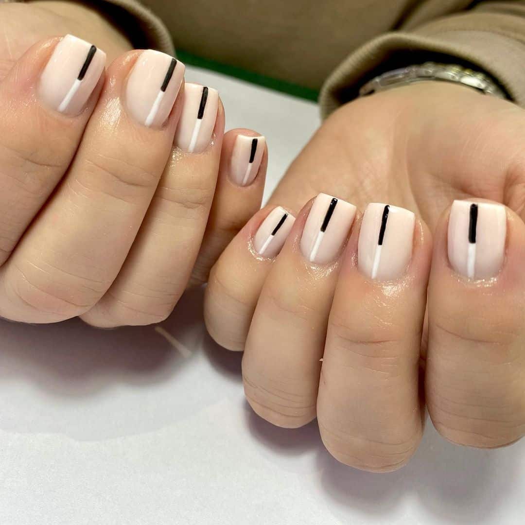 Short Square With Thin Black And White Lines, Close-Up Take — Simple Minimalist Nails