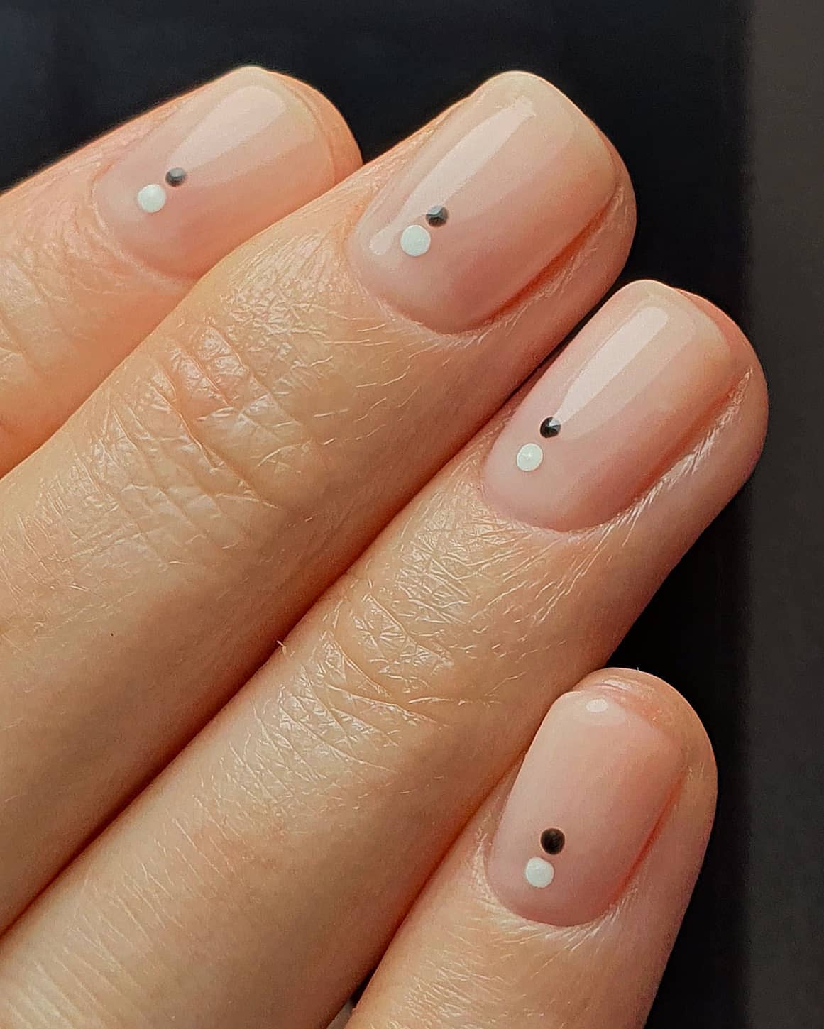 Nude Glossy Nails With Alternating Black And White Dots — Simple Minimalist Nails