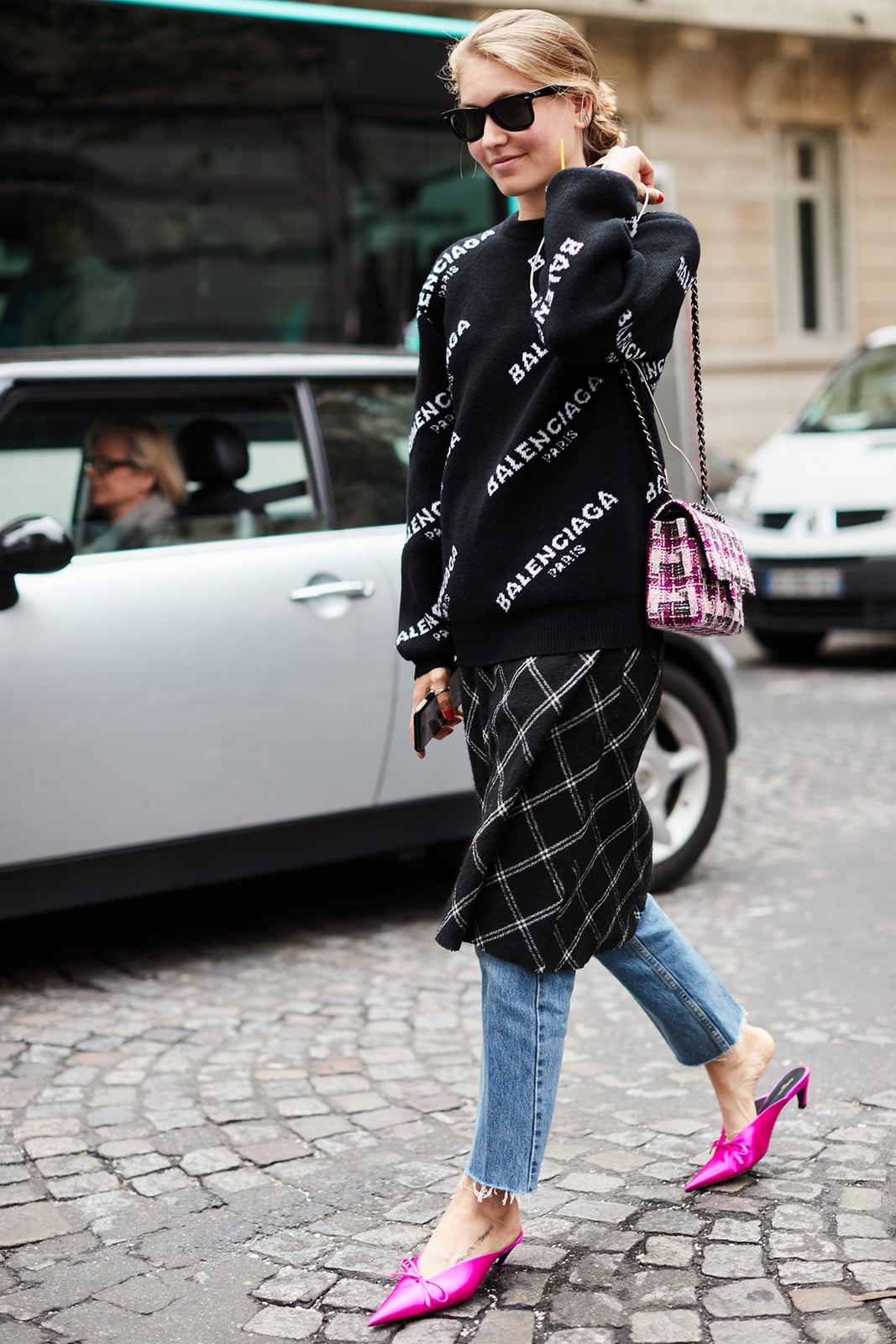 Logo Sweater with Jeans and Bright Pink Mules Logo Sweater with Jeans and Bright Pink Mules — Simple Mules Outfits