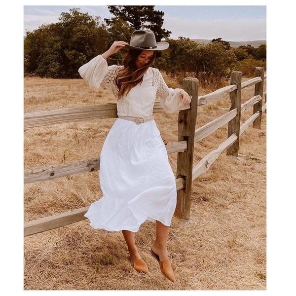 Cream Lace Top with Midi Skirt and Tan Mules Cream Lace Top with Midi Skirt and Tan Mules — Simple Mules Outfits