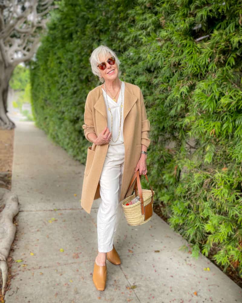 Camel Coat Over White Outfit with Tan Mules Camel Coat Over White Outfit with Tan Mules — Simple Mules Outfits