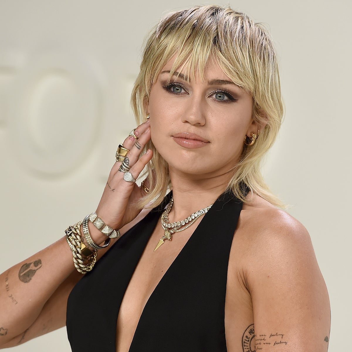 Ash Blonde Mullet With Voluminous Blowout And Curtain Bangs Ash Blonde Mullet With Voluminous Blowout And Curtain Bangs — Simple Mullet Hairstyles