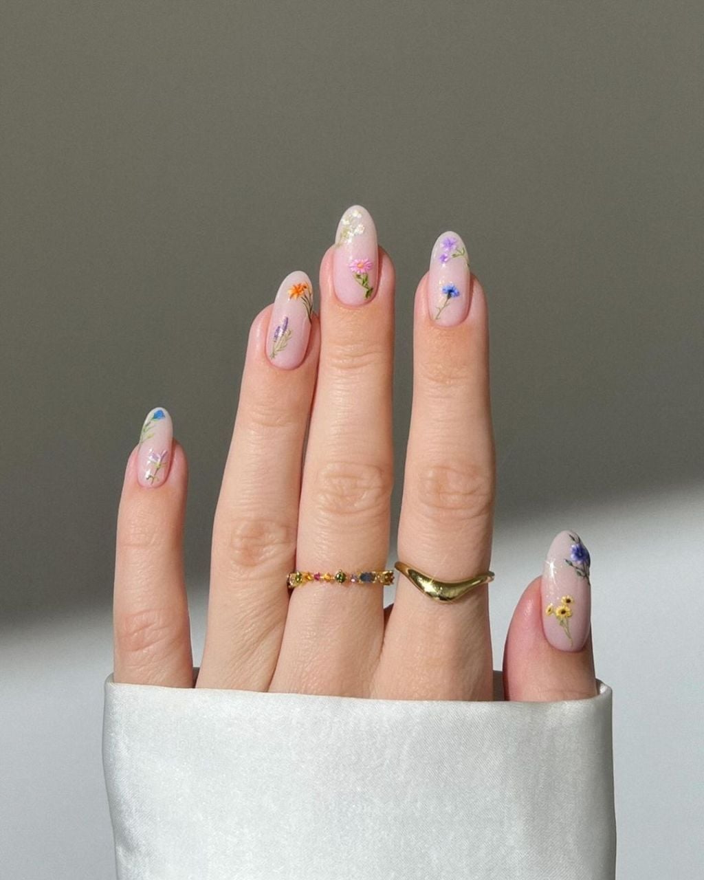 Long Oval Nails With Embedded Dried Flowers Long Oval Nails With Embedded Dried Flowers — Simple Nail Art Inspo