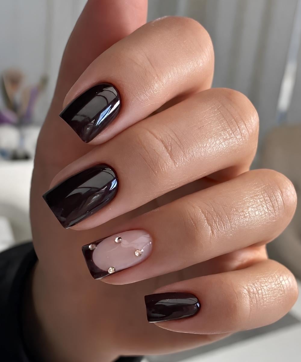 Short Square Deep Brown With Rhinestone Cuticle Line Short Square Deep Brown With Rhinestone Cuticle Line — Simple Nail Designs