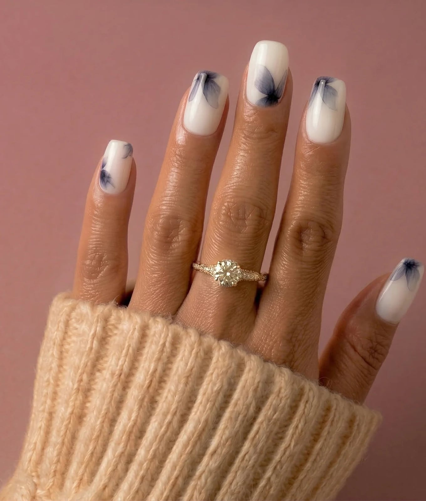 Short Square White With Dark Blue Floral Motifs Short Square White With Dark Blue Floral Motifs — Simple Nail Designs