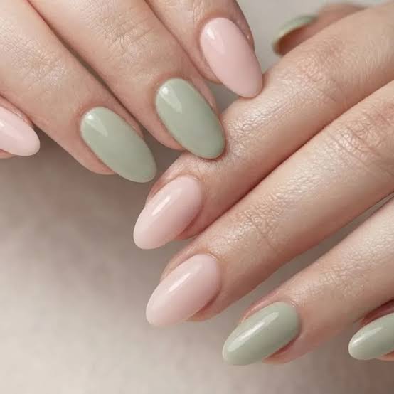 Short Oval Pale Pink Sage Green Color Block Short Oval Pale Pink Sage Green Color Block — Simple Nail Designs