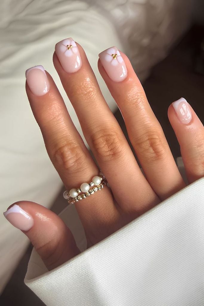 Sheer Pink French Tip With Gold Dot Flower Accent Sheer Pink French Tip With Gold Dot Flower Accent — Simple Nail Designs