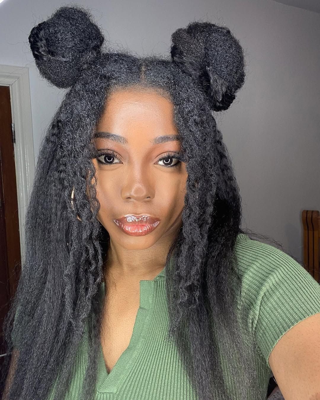 Mid-Back Wavy Blowout With Volume Mid-Back Wavy Blowout With Volume — Simple Natural Hair Hairstyles